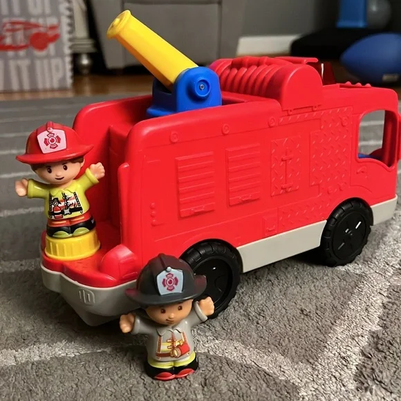 Fisher Price Little People School Bus and Firetruck with 6 figures - Picture 6 of 12